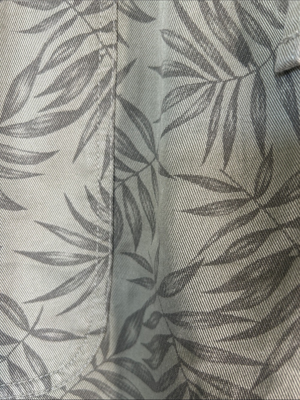 GAP Olive Leaf Print Drawstring Shorts - Picture 4 of 8
